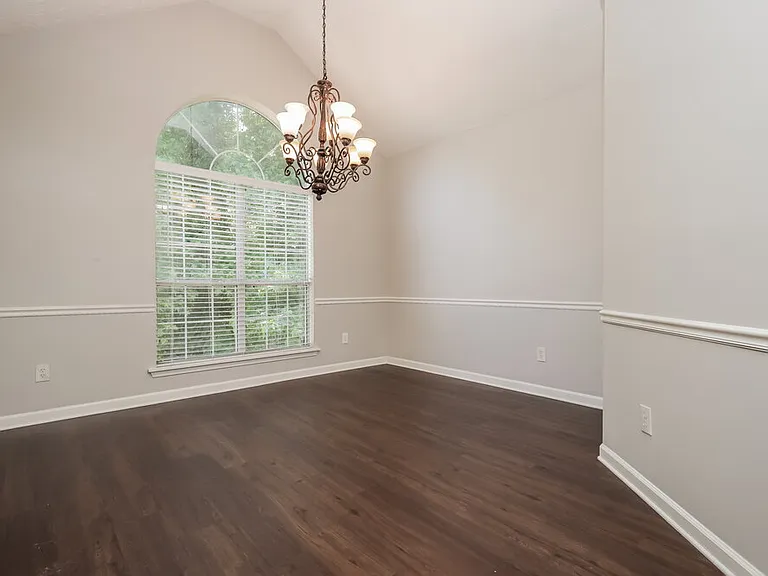 685 Chaseridge Dr — Photo 6