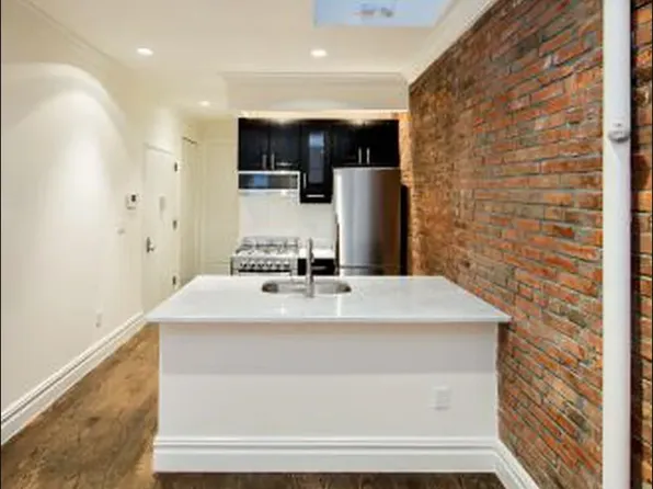 1556 2nd Avenue image 1 of 7
