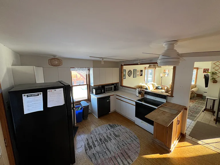 39 Burling St #B — Photo 14