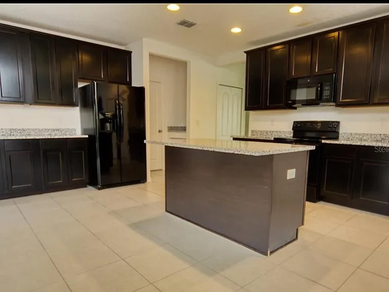 276 Milestone Dr — Photo 3