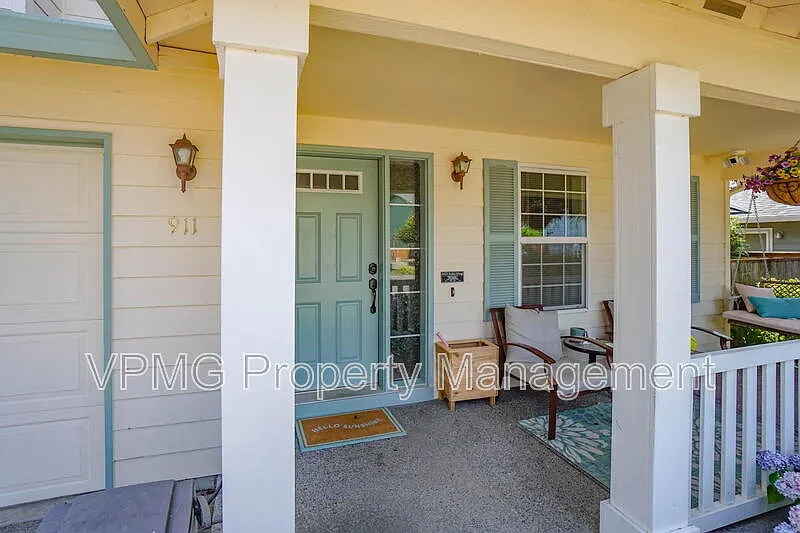 5 bed, 3.0 bath, 2748 sqft, $3,395 — Photo 4