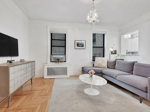 3rd image of 305 E 88th St #3BC