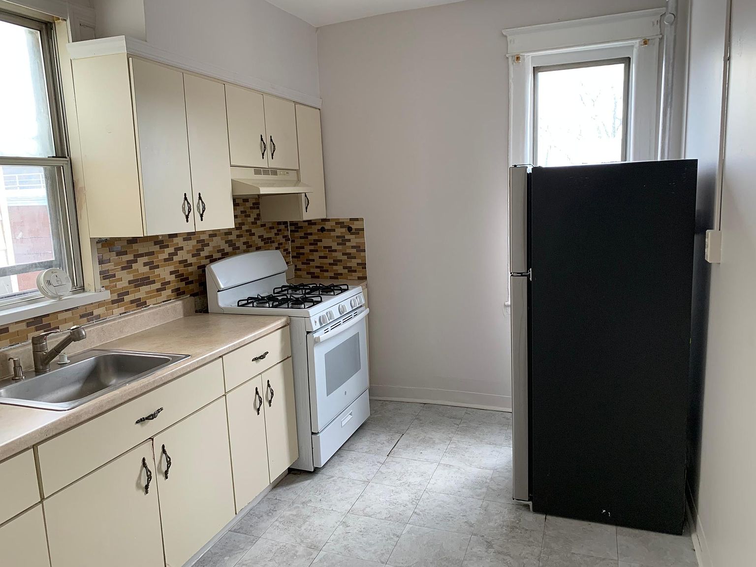 2058 Newbold Ave FLOOR 2, Bronx, NY 10462 | Zillow