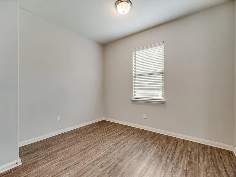 1503 Hill Top Ct — Photo 17