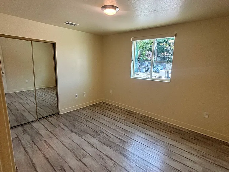 1614 N Soto St — Photo 15