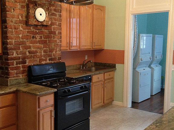 3rd image of 1144 Oak St