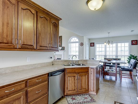 Lots of quality Cabinets