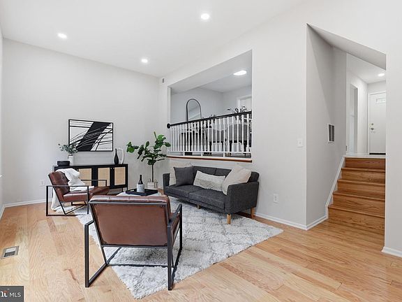 5th image of 8398 Uxbridge Ct