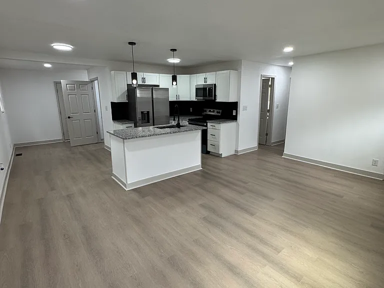213 Ivey St — Photo 3