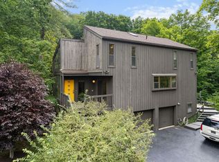 8294 Bridle Rd, Cincinnati, OH 45244