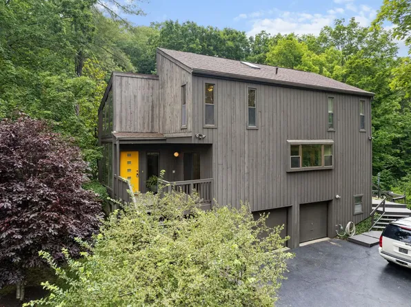 8294 Bridle Rd, Cincinnati, OH 45244