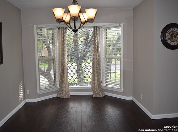 4th image of 3311 Castledale Dr
