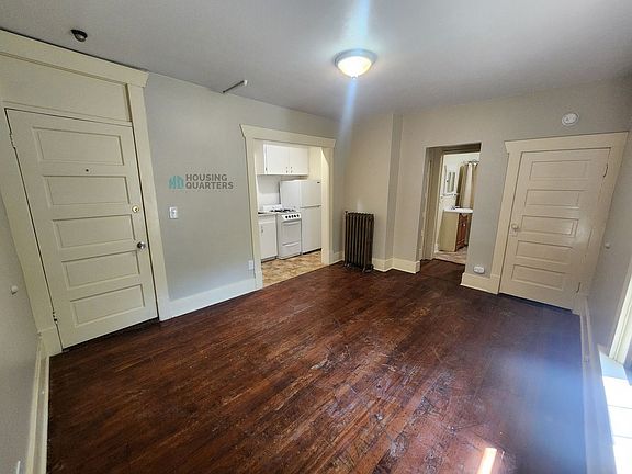 5th image of 1414 N Lincoln St #5
