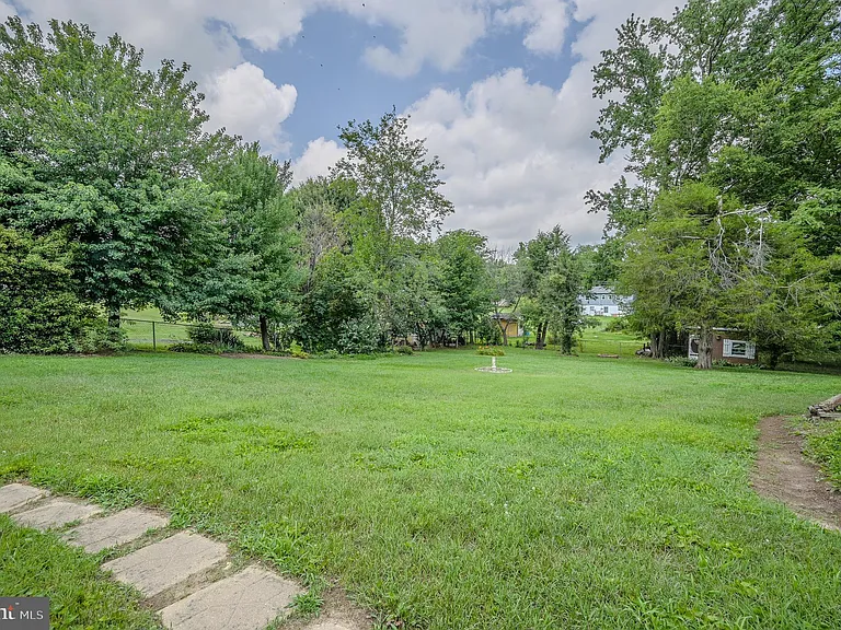 51 Virginia Ave — Photo 10