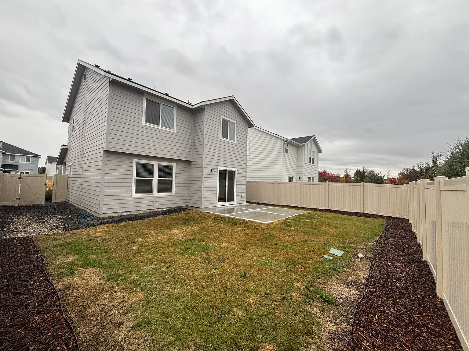 3 bed, 2.5 bath, 1528 sqft, $2,300 — Photo 2