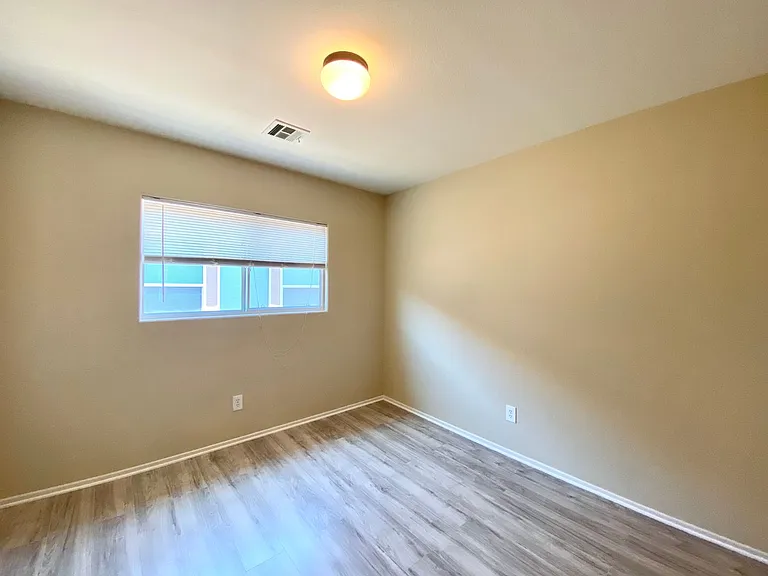 6486 W Eldorado Ln — Photo 17