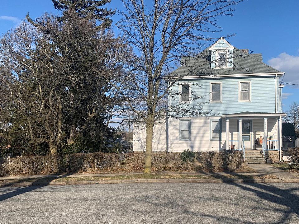 1st image of 1415 James St