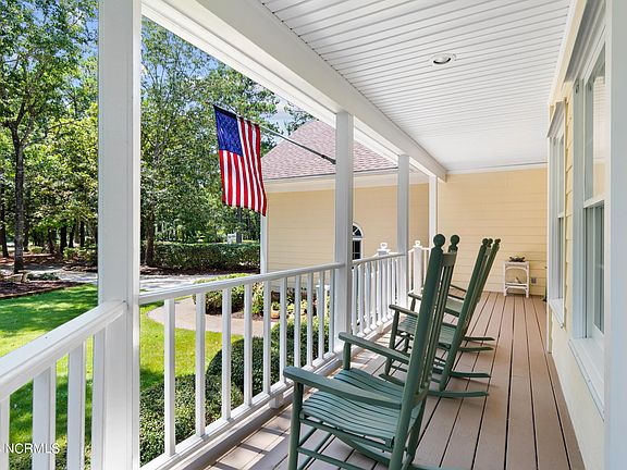 4th image of 3322 Sawgrass Circle SE