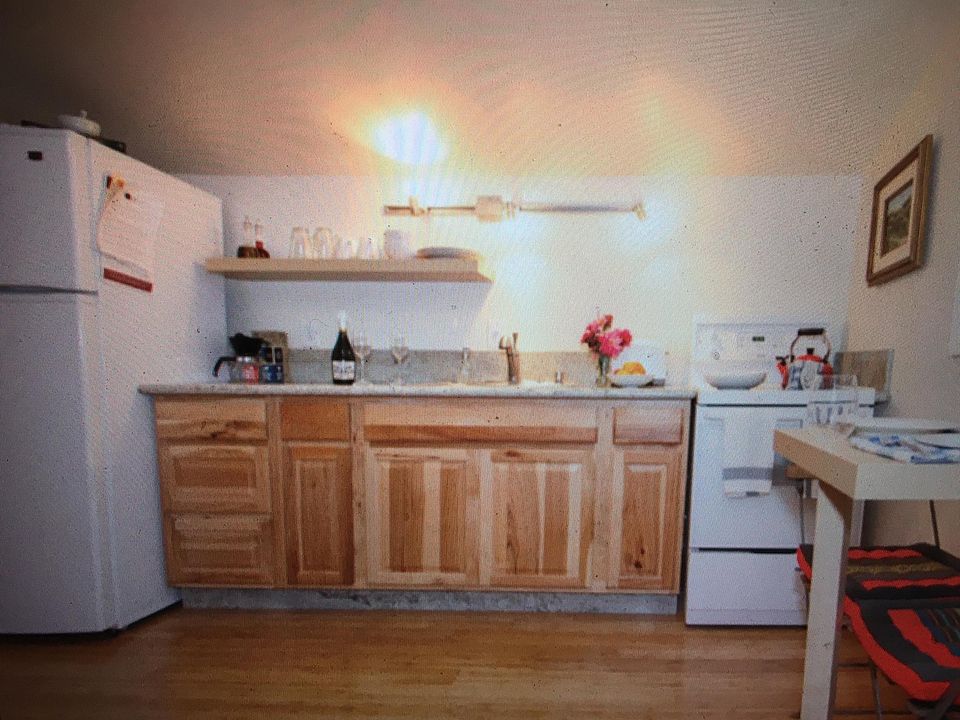 2nd image of 19 Hampton Rd #A