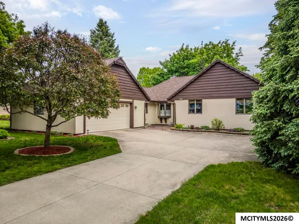 1021 15th St SE, Mason City, IA 50401