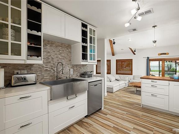5th image of 109 Sunflower Ave