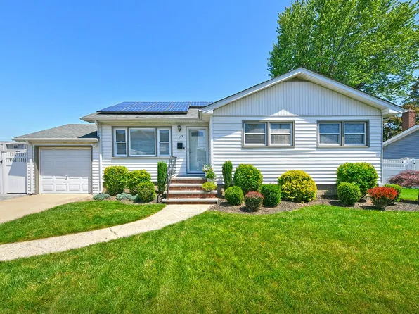 239 N Walnut Street, Massapequa, NY 11758