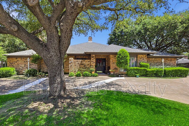 1st image of 4856 Starcrest Ct