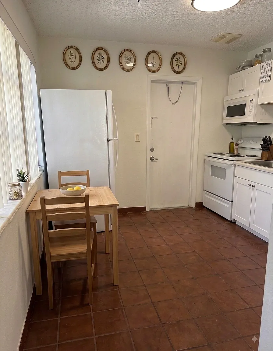 2 bed, 700 sqft, $2,100 — Photo 3