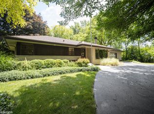 111 Brook Rd, Prospect Heights, IL 60070