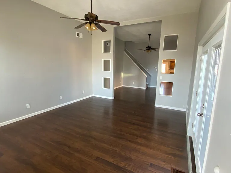 204 E Hanover St — Photo 4