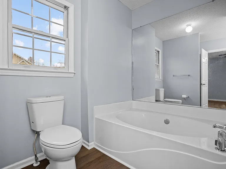 6818 Salem Quarter Rd — Photo 24