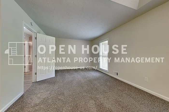 3960 Windy Shore Dr — Photo 10