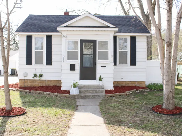 313 Lake St, North Mankato, MN 56003