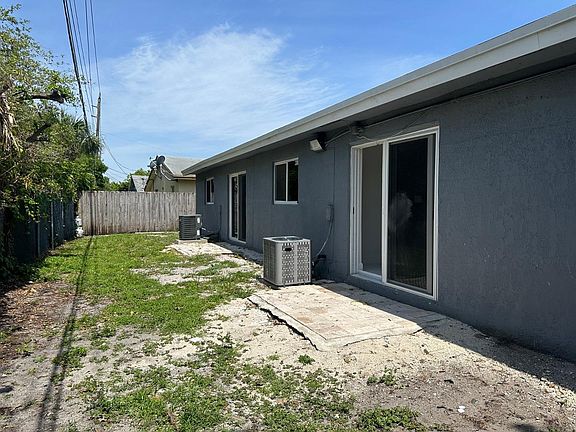 3rd image of 98 NE 36th Ct #90