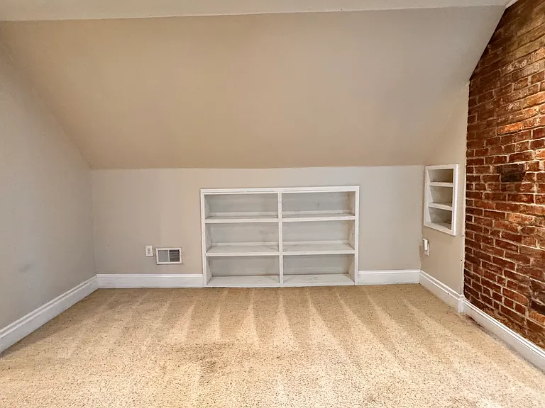 223 Lehigh Ave — Photo 27