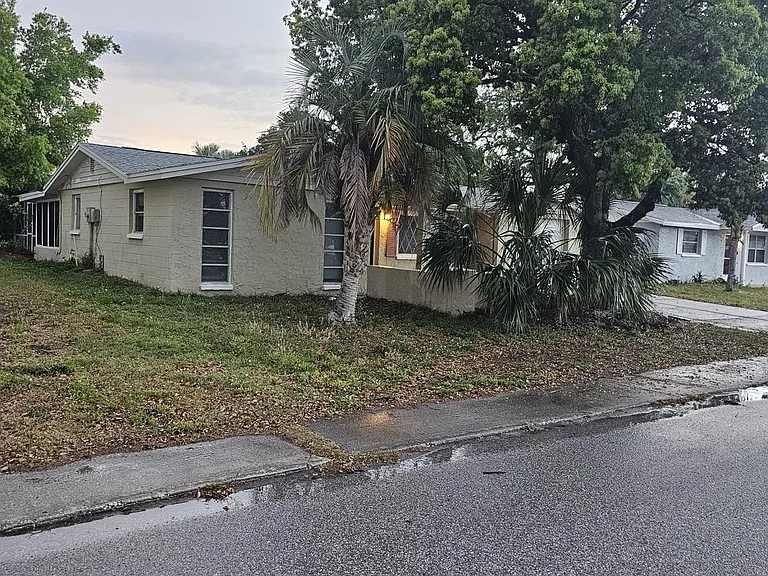 9116 Hunt Club Ln — Photo 2