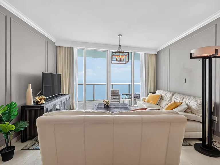 17001 Collins Ave #3402 — Photo 2