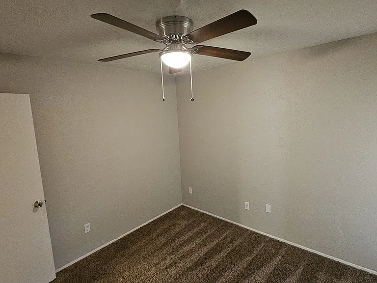 22903 Millgate Dr — Photo 17