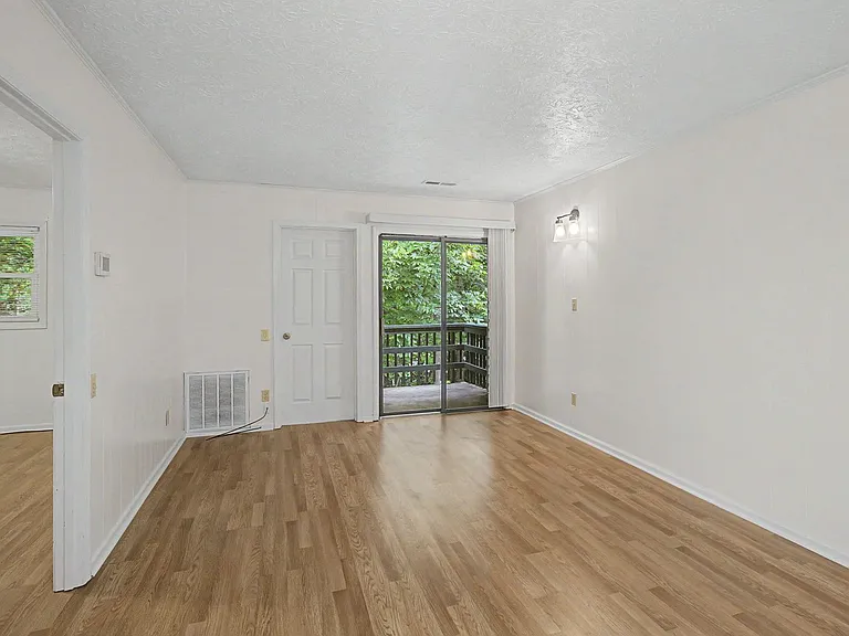 19 Shanna Dr — Photo 34
