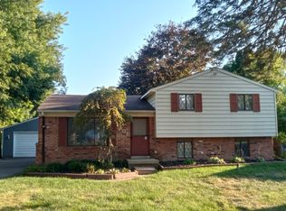 8107 Marshalsea Dr, Commerce Township, MI 48382
