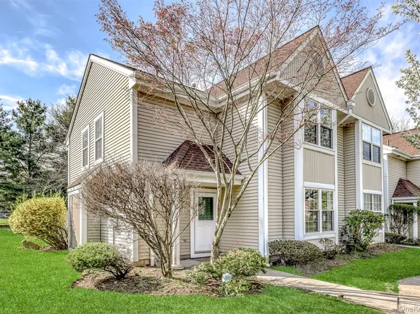 110 Creekside Circle, Spring Valley, NY 10977