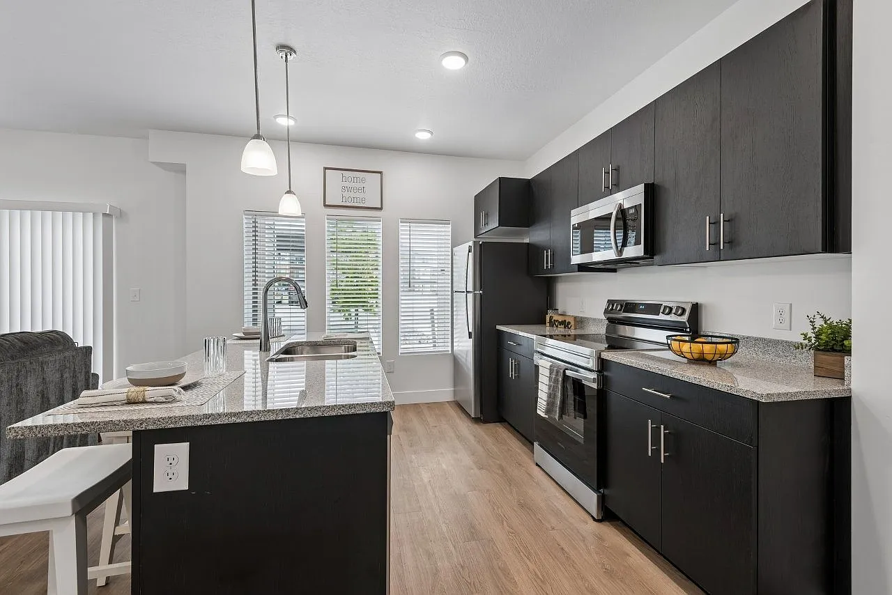 Lex Apartments — Photo 2