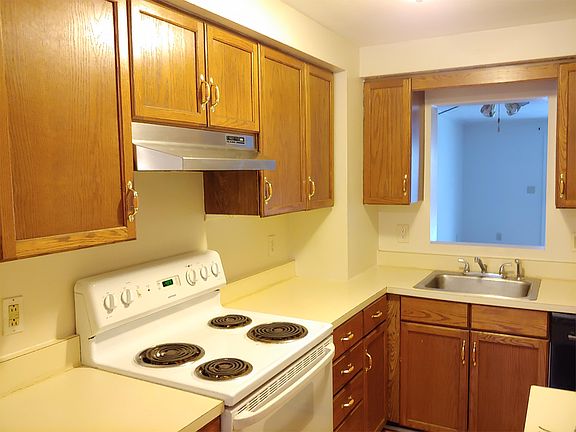2nd image of 34 North St APT E
