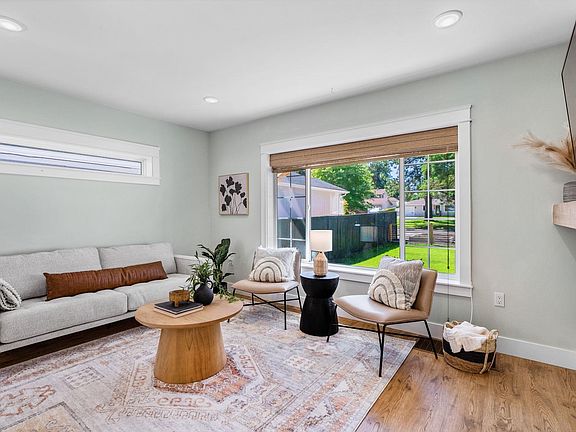 5th image of 3111 E 35th Ave