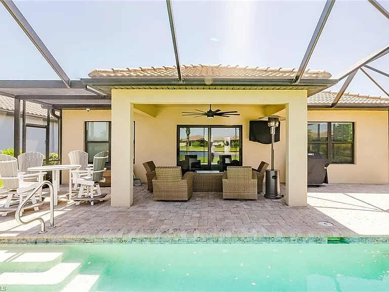 6189 Harmony Dr — Photo 34