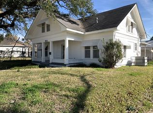 912 5th St, Orange, TX 77630