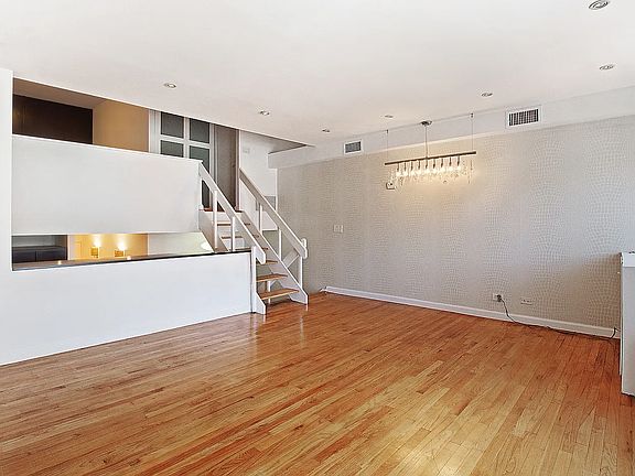 4th image of 225 E 86th St APT 904