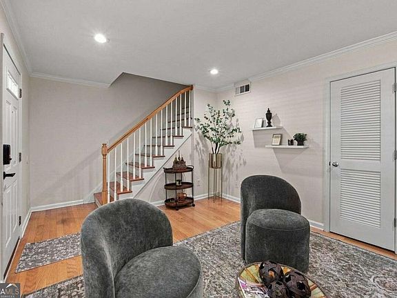 4th image of 6940 Roswell Rd #B-3