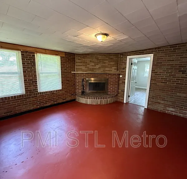 6170 Emerald Ave — Photo 7