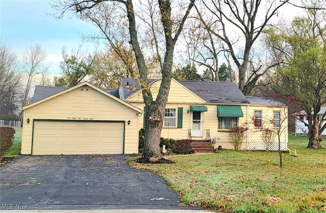 26128 Pettibone Rd photo 1